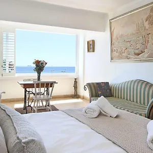 https://dolphin-bay-2.hotels-capetown.com